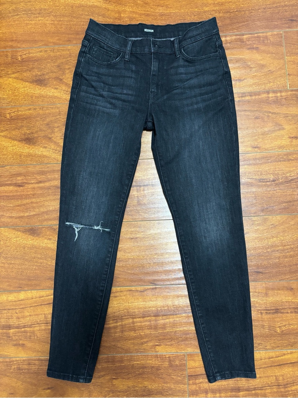 Hudson Jeans Women's Black Skinny Jeans with Knee Distress